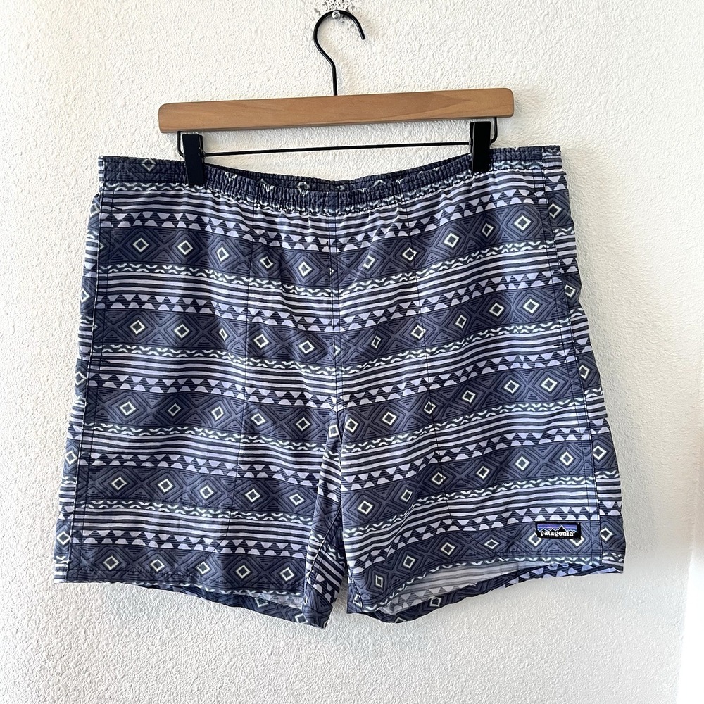 Patagonia Aztec Print Lined Baggies MENS MEDIUM (Fits Bigger) Shorts 6.5" Inseam
